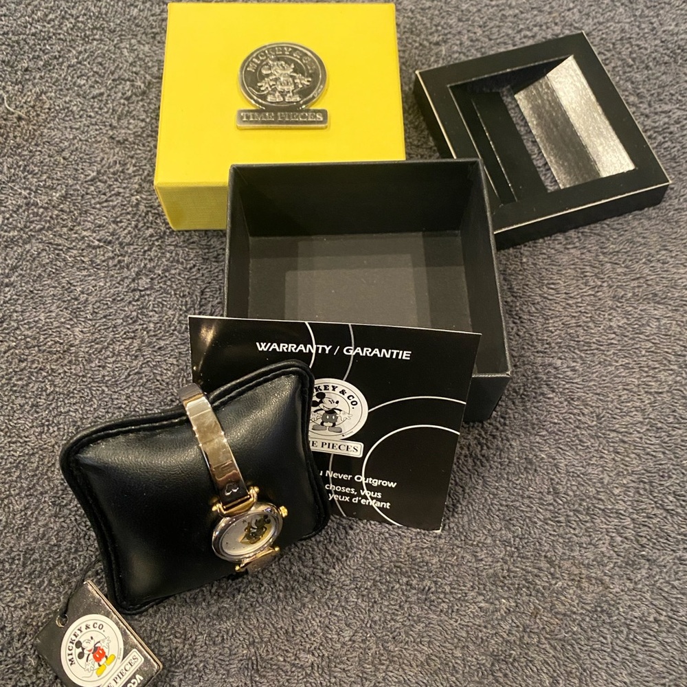 Vintage NWT Mickey & Co Timepiece watch